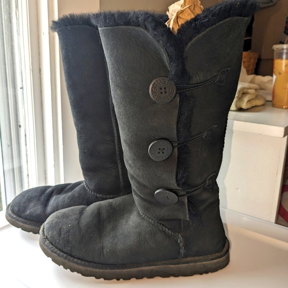 Ugg Boots Bailey triple button - Tall Black size 9 - Picture 1 of 9